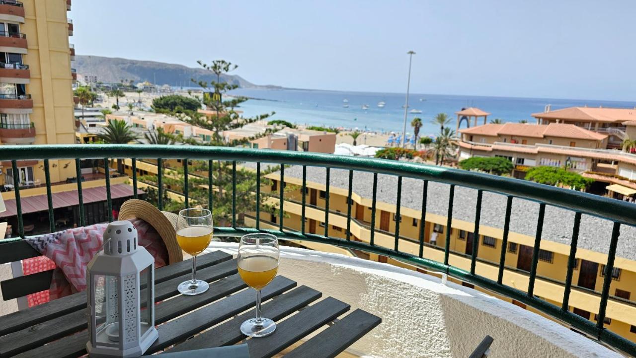 Dream View, Cristianos *