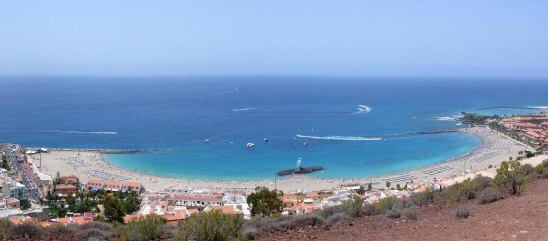Dream View, Cristianos *